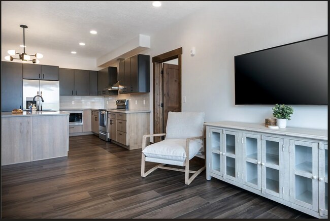 Building Photo - 540 Nucleus Ave