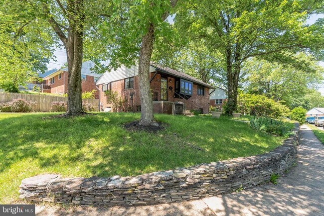 Building Photo - 1316 S Buchanan St