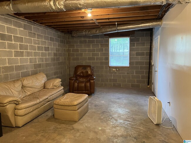 Building Photo - 81 Brookview Ln