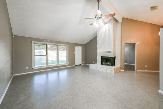 Building Photo - 2514 General Colony Dr