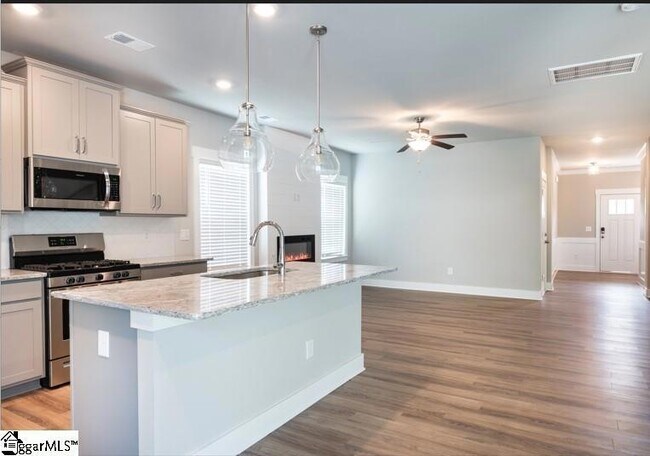 Building Photo - 100 Evergrace Wy