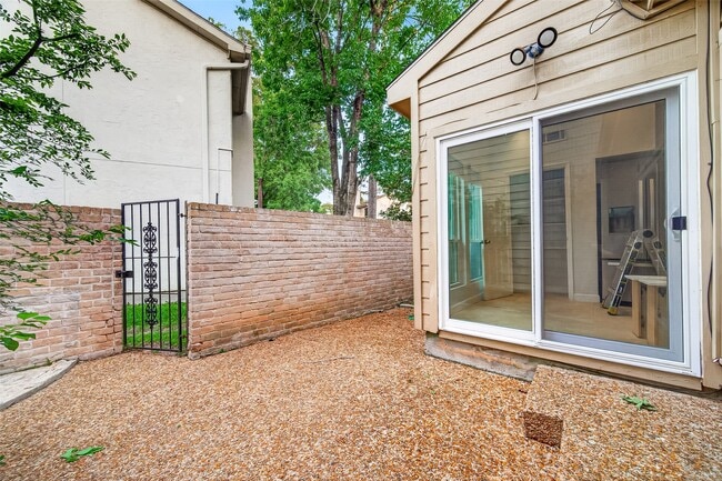 Building Photo - 12625 Memorial Dr