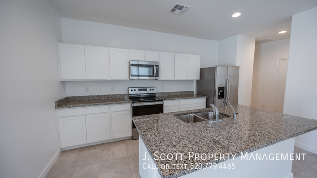 Building Photo - 8222 W Clemente Wy