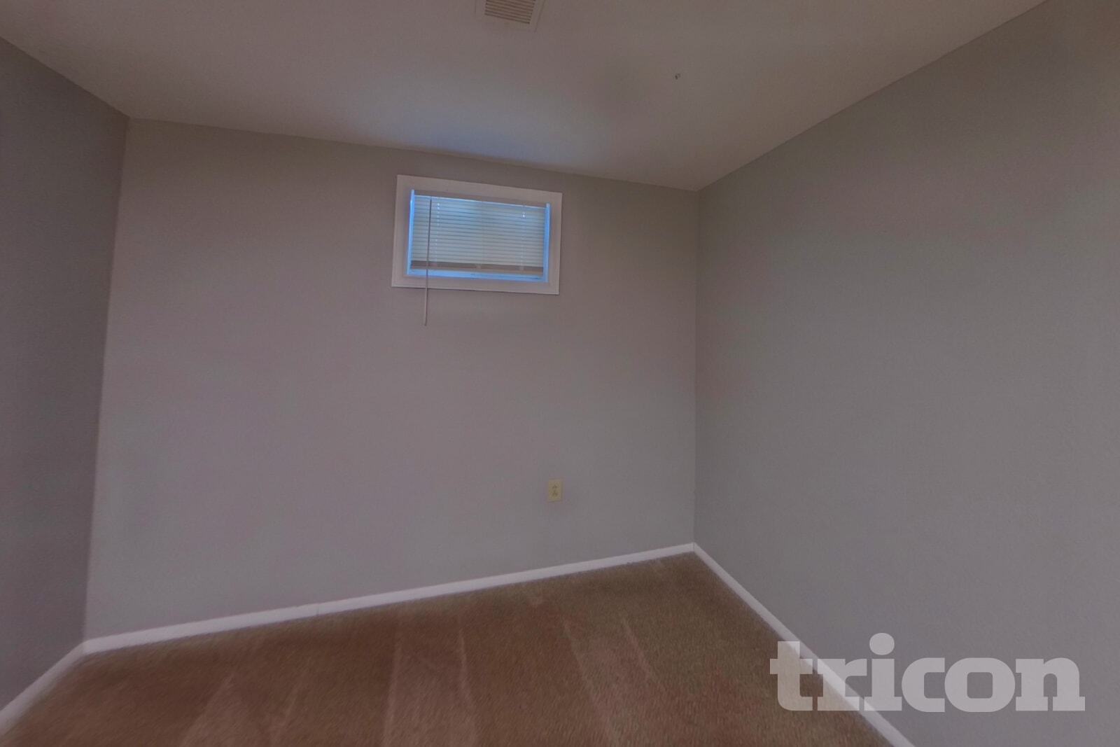 Building Photo - 910 Foothills Ct