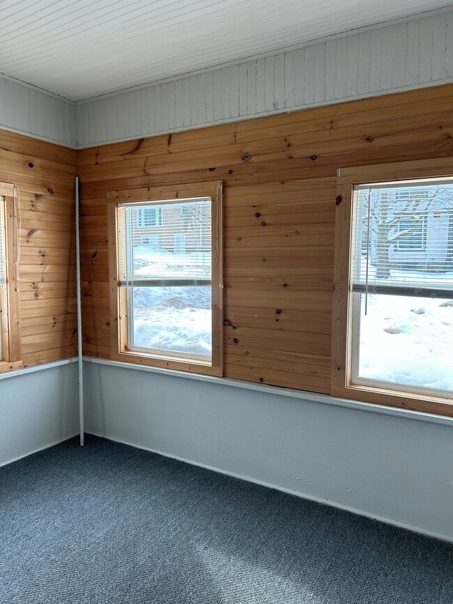 Building Photo - 7 S 4th St