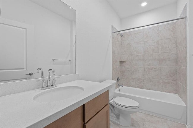 Building Photo - 202 Lime St