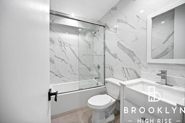 Bathroom - 3514 Farragut Rd