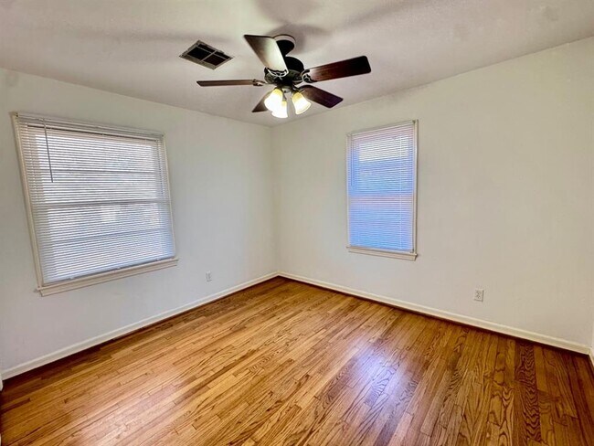 Building Photo - 1304 Downing St