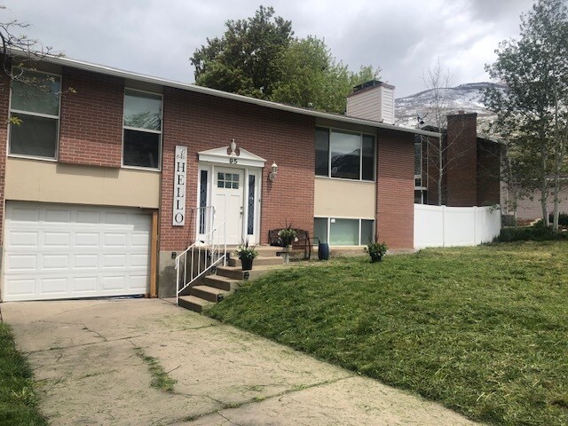 Primary Photo - 95 E Continental Dr