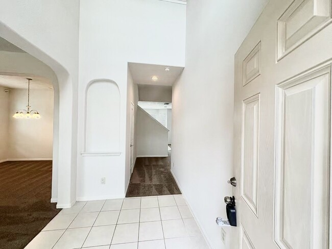 Building Photo - 3722 Pantano Ct