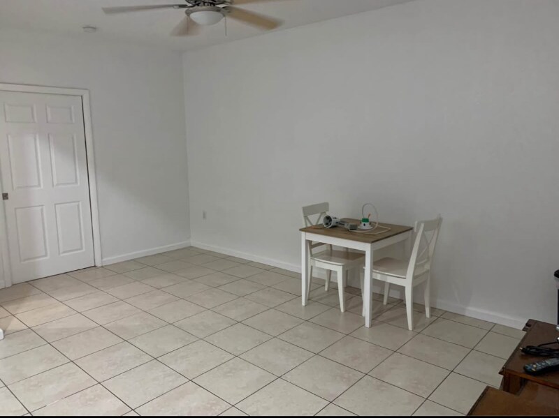 Building Photo - 973 NW 9th Ct