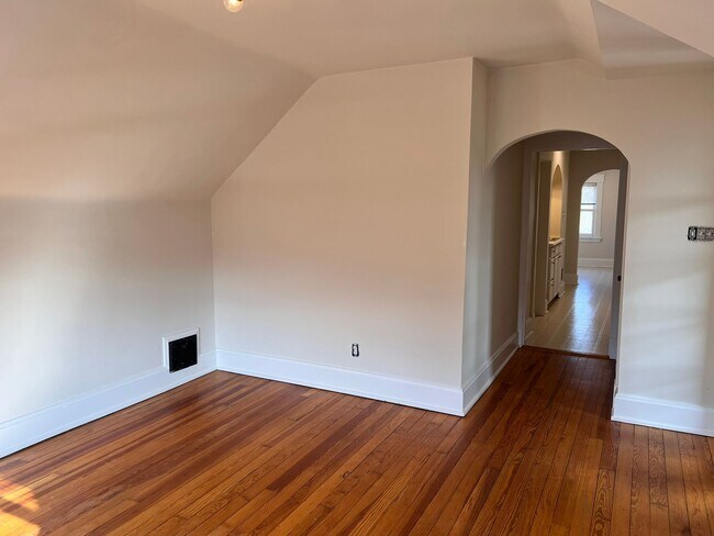 Building Photo - 3406 Erie Ave