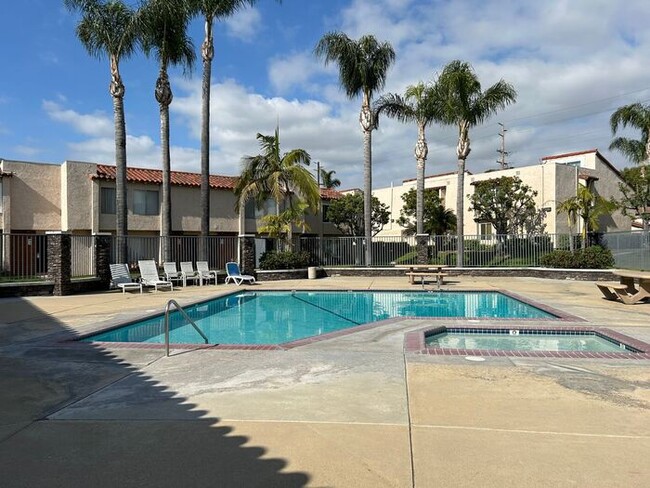 Building Photo - FANTASTIC UPSTRS 2BD 2BA CONDO FOR LEASE!