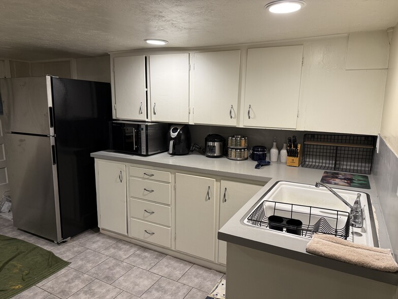 Building Photo - 3621 Orchard Ave