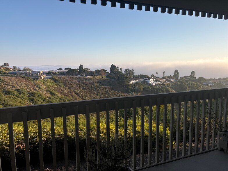 Balcony - 6526 Ocean Crest Dr