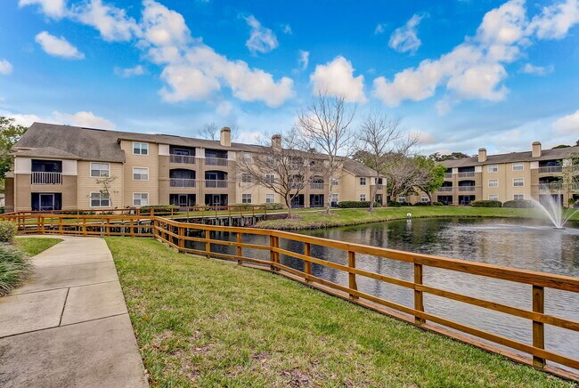 Building Photo - 9 Arbor Club Dr