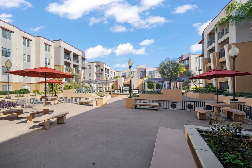 Building Photo - 360 W Ave 26 Ave