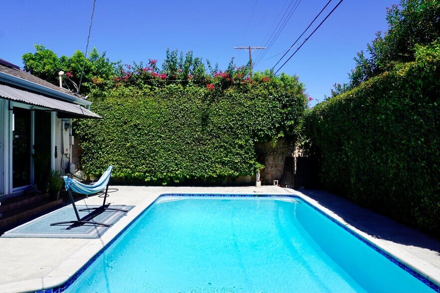 Pool with lots of privacy - 6500 Whitaker Ave