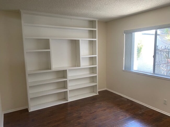 Building Photo - 4 bedroom Camarillo home
