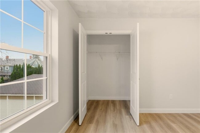 Building Photo - 47 Windsor Rd