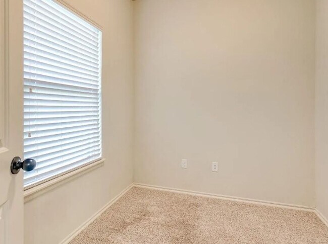 Building Photo - 16301 Iron Tree Ln