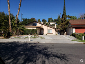 Building Photo - 4 Bedroom 3 Bathroom Home in Canyon Crest!!