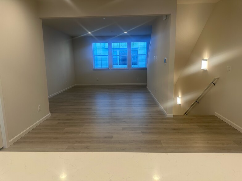 Building Photo - 12113 127th Ave E