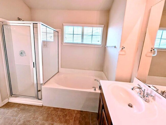 Building Photo - 3101 Davis Ln