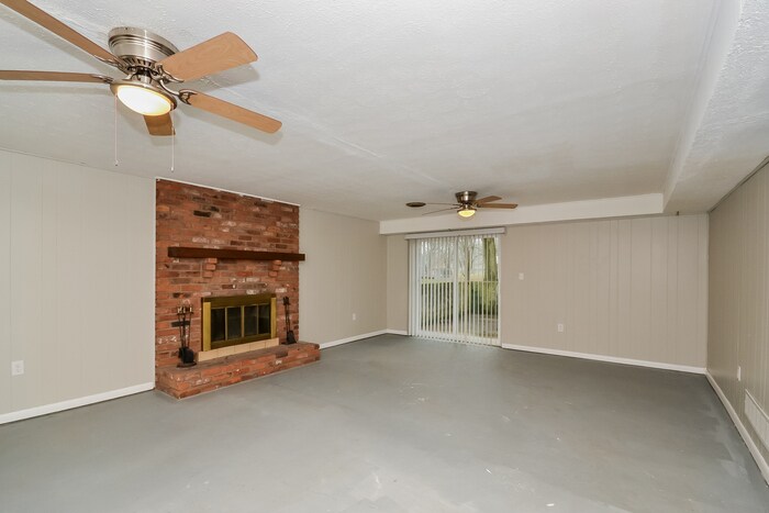 Building Photo - 8505 Goldfinch Way