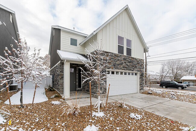 Building Photo - 712 E Zekes Ct