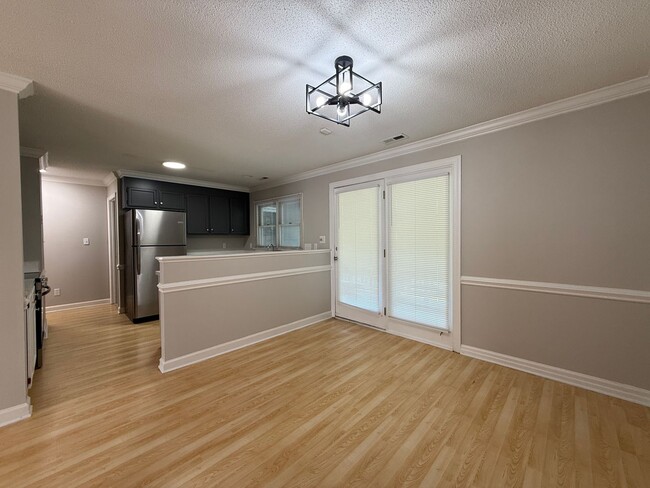 Building Photo - Spacious Two Bedroom, 2nd Floor Condo with...