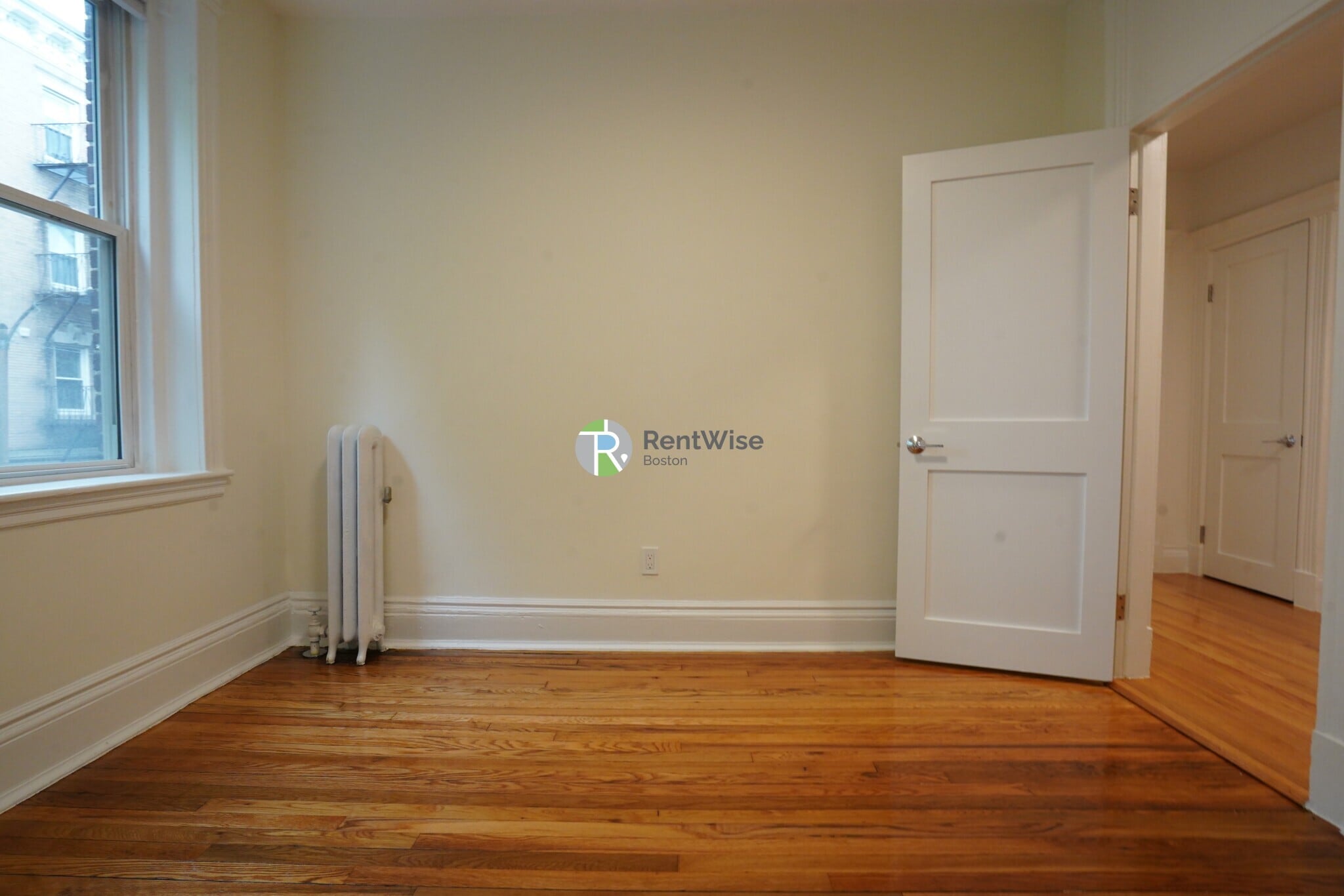 Building Photo - 6 Camelot Ct