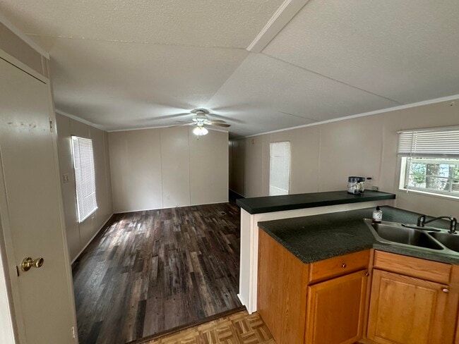 Building Photo - 621 Live Oak St