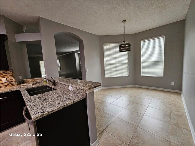 Building Photo - 9852 Bridgeton Dr