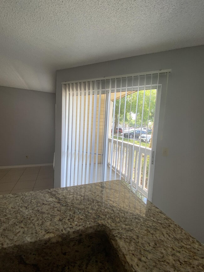 Building Photo - 1065 S Hiawassee Rd