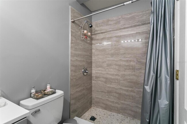 Building Photo - 913 Dorset Pl