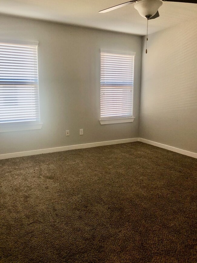 Building Photo - LUXURY 2 STORY DUPLEX LOCATED IN MIDLOTHIAN, TEXAS!