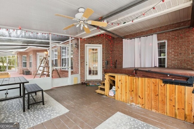 Building Photo - 51 Ravine Ln