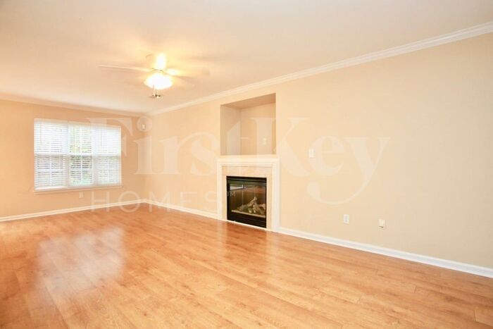 Building Photo - 3817 Sipes Ln