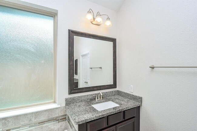 Building Photo - 15234 Ashbrook Dove Ln