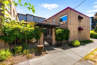 Building Photo - 120 14th Ave S