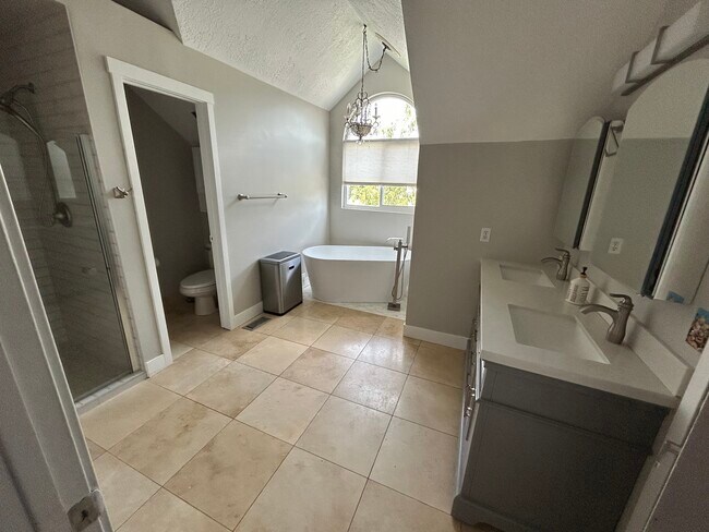 Building Photo - 1814 Whisperwood Cir