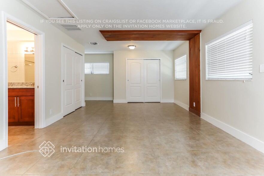 Building Photo - 650 NE 5th St