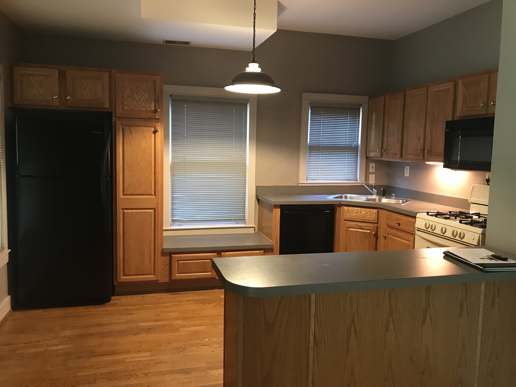 Kitchen - 1046 Dudley Ave