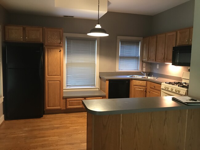Kitchen - 1046 Dudley Ave