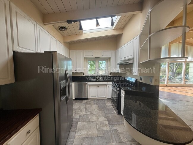 Building Photo - 3677 Willowick Dr