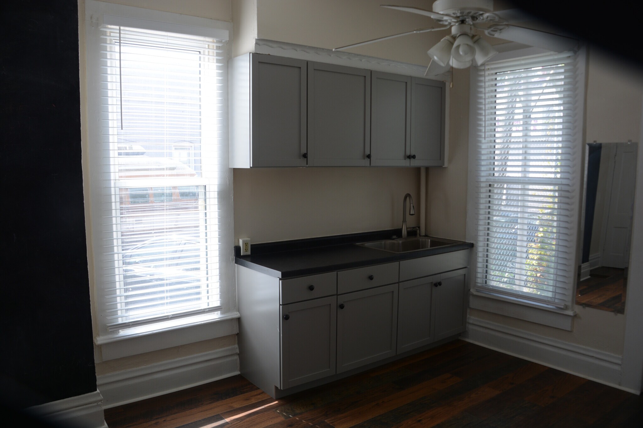 kitchen - 120 W 5th Ave