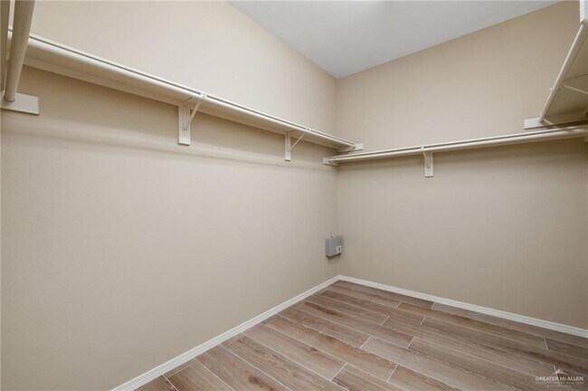 Building Photo - 3007 San Rafael St