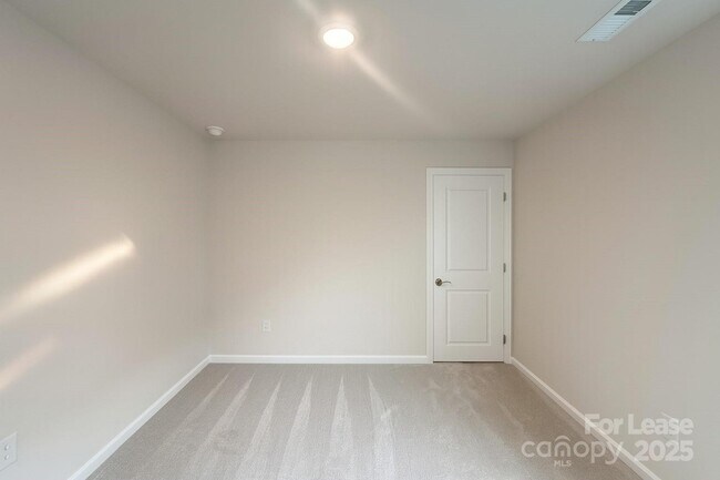 Building Photo - 5514 Hydrangea St