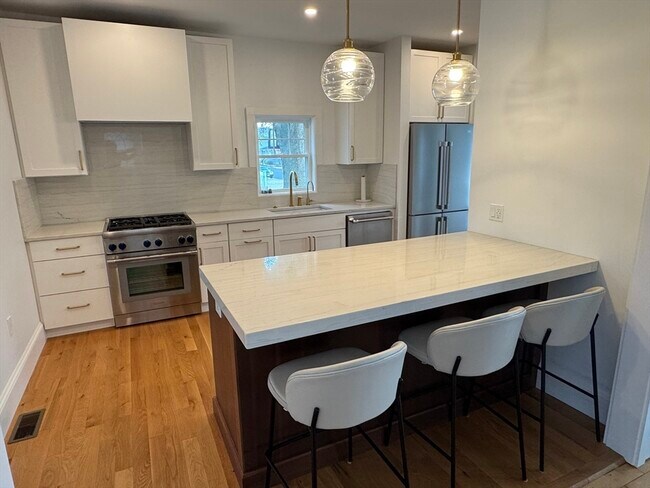 Building Photo - 34a Manomet Ave